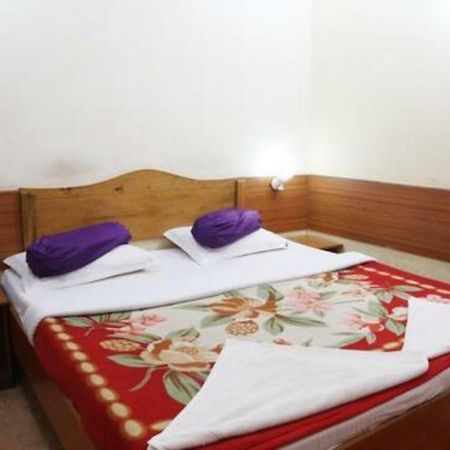 Hotel Brindavan Гувахати Екстериор снимка