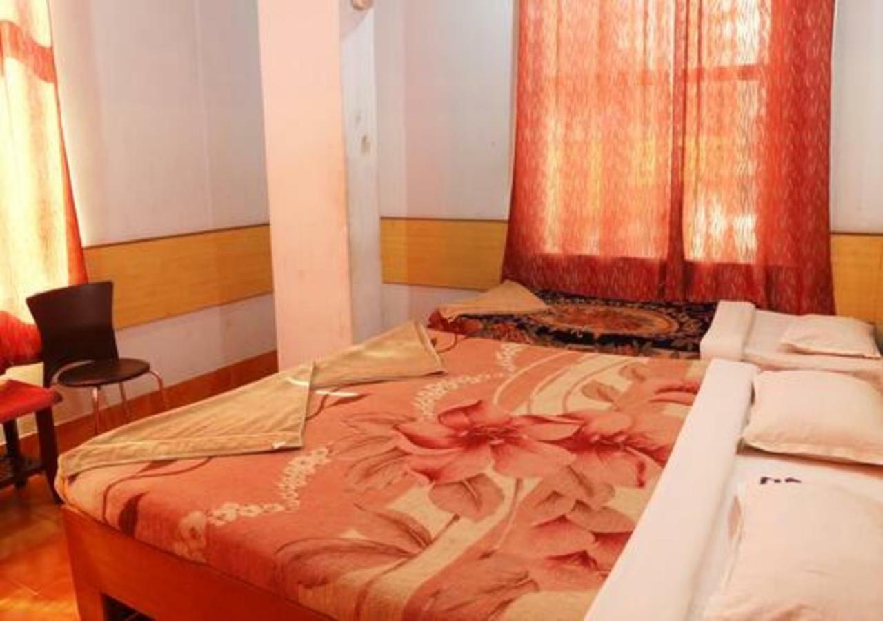 Hotel Brindavan Гувахати Екстериор снимка