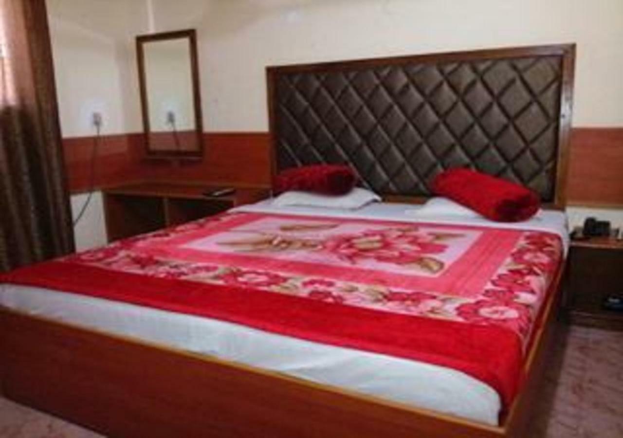 Hotel Brindavan Гувахати Екстериор снимка