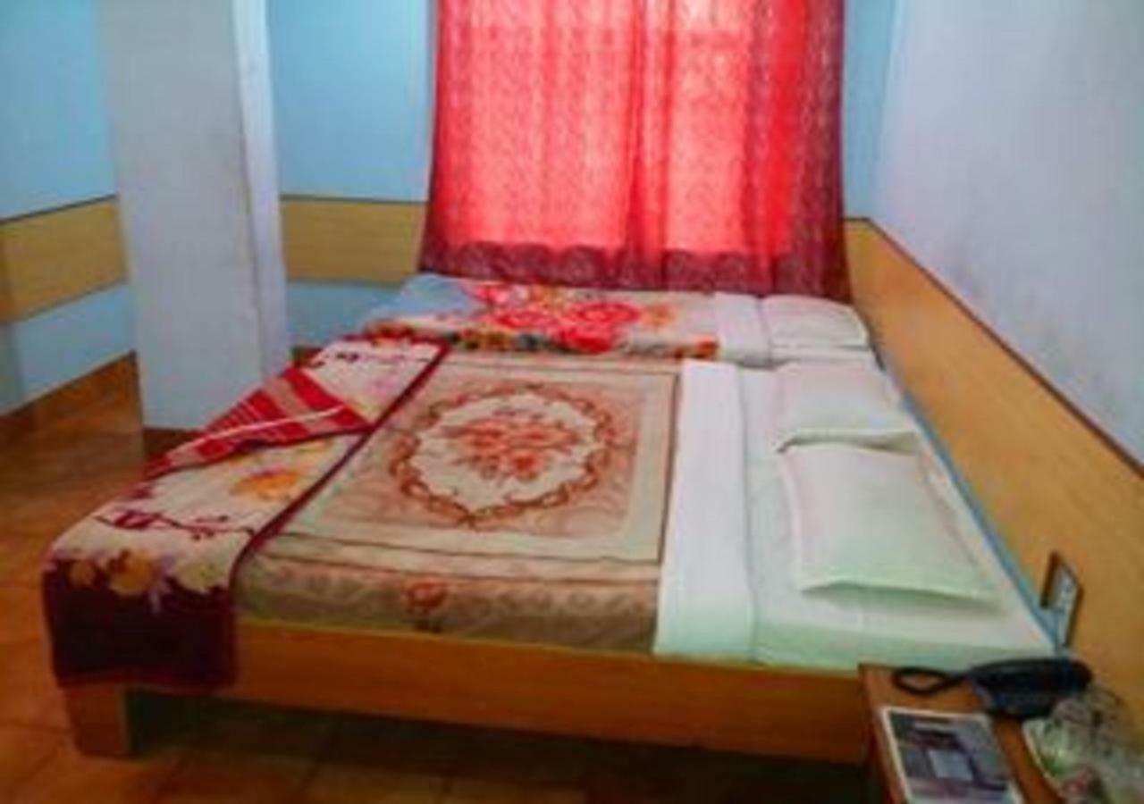 Hotel Brindavan Гувахати Екстериор снимка