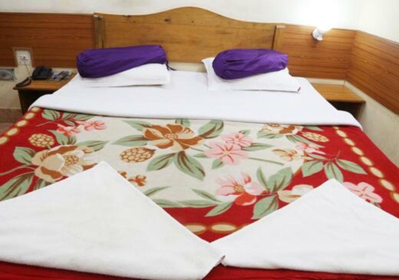 Hotel Brindavan Гувахати Екстериор снимка