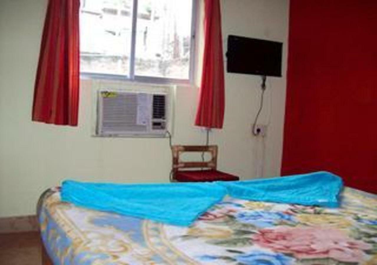 Hotel Brindavan Гувахати Екстериор снимка